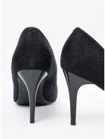 Pekné dámske lodičky čiernej farby na ihlovom podpätku Pekné dámske lodičky čiernej farby na ihlovom podpätku
