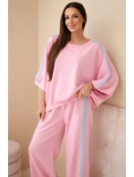 Dámsky viskózový maslový komplet so širokými nohavicami a voľnou blúzkou svetloružový Dámsky viskózový maslový komplet so širokými nohavicami a voľnou blúzkou svetloružový