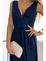 490-1 SUSAN Dlhé brokátové šaty s výstrihom a prešívaním v páse - ZELENÉ