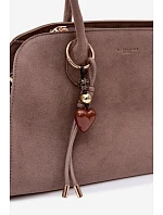 Kabelka s přívěskem a sponami eko semiš tmavě béžová Violette