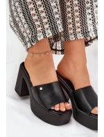 Damskie Klapki Z Eko Skóry Na Słupku I Platformie Czarne Tamirella