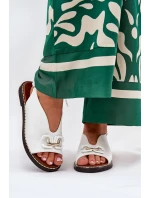 Sandały Na Płaskim Obcasie Z Ozdobą Eko Skóra Białe Tillireta