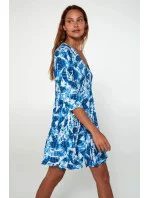 Šaty s potlačou a gombíkmi 20449 biela a modrá - Vamp Šaty s potlačou a gombíkmi 20449 biela a modrá - Vamp