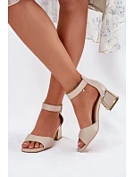 Sandále na podpätku model 213931 Krok vo veľkom štýle