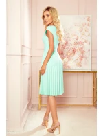 LILA - Plisované dámske šaty v mätovej farbe s krátkymi rukávmi 311-9 LILA - Plisované dámske šaty v mätovej farbe s krátkymi rukávmi 311-9