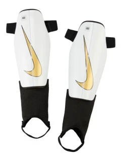 Futbalové chrániče Nike Charge DX4608-101