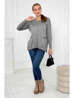 Sveter s prednými vreckami sivý
