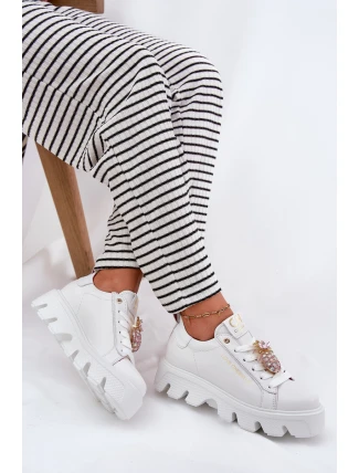 Skórzane Sneakersy Z Ozdobną Broszką Ananas CheBello 4651 Białe