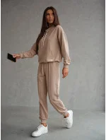 Béžová dámska tepláková súprava - mikina so stojačikom a nohavice (82162) Béžová dámska tepláková súprava - mikina so stojačikom a nohavice (82162)