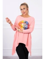 Oversize blúzka s dúhovou potlačou pier v marhuľovej farbe Oversize blúzka s dúhovou potlačou pier v marhuľovej farbe