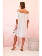 Dámske viskózové šaty s viazaním na rukávoch béžovej farby