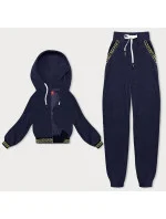 Tmavo modrý teplákový rebrovaný komplet s ozdobnými sťahovacími lemami (AMG-345A)