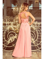 Dlhé dámske šaty v pastelovo ružovej farbe bez rukávov as vyšívaným výstrihom model 7482741
