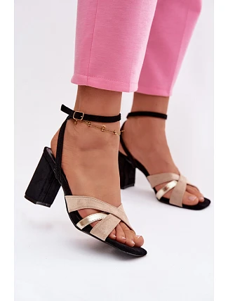 Sandále na podpätku model 226334 Vykročte štýlovo Sandále na podpätku model 226334 Vykročte štýlovo