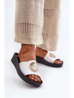 Model topánok na klinoch 198478 Krok v štýle Model topánok na klinoch 198478 Krok v štýle