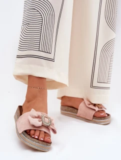 Klapki Damskie Na Platformie Z Kokardką I Ozdobną Broszką Różowe Lenela