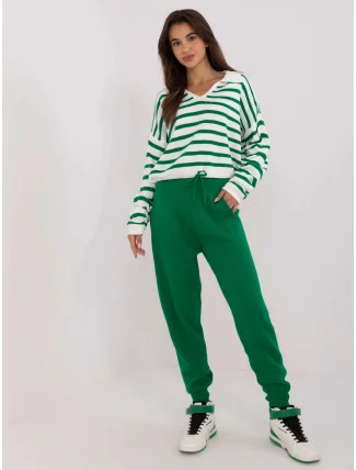Dámska pletená súprava v zelenej/ružovej farbe (0610)