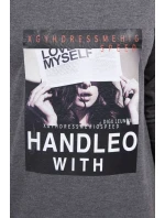 Rukoväť so šatami s grafitovou potlačou