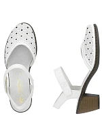 Pohodlné kožené sandále Rieker W RKR650 white