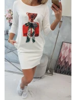 Pozoruhodné 3D grafické šaty vo farbe ecru