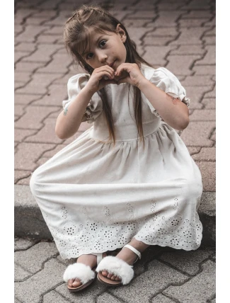 Sandałki Dziecięce Na Rzep Z Futerkiem Białe Rosavere