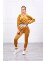 Velúrová súprava s kapucňou v horčicovej farbe
