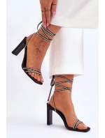 Eleganckie Wiązane Sandały Z Dżetami Czarne Nessy