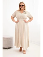 Plus veľkosť dámske šaty s výstrihom do V a zovretým pásom tmavobéžová