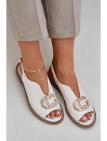 Skórzane Sandały Na Płaskim Obcasie Z Ozdobą Laura Messi 2865 Jasnobeżowe