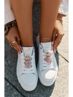 Skórzane Sneakersy Z Ozdobną Broszką Ananas CheBello 4651 Białe