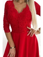 309-8 AMBER elegantné dlhé čipkované šaty s výstrihom a rozparkom na nohách - ČERVENÉ