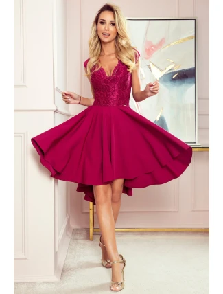 PATRICIA Dámske šaty vo vínovej bordovej farbe s dlhším zadným dielom a čipkovým výstrihom 300-4