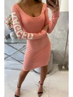 Roztrhané marhuľové šaty Roztrhané marhuľové šaty