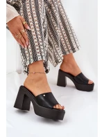 Damskie Klapki Z Eko Skóry Na Słupku I Platformie Czarne Tamirella