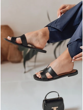 CLASSROT dámske žabky s vrúbkovaním čierne FashionStreet ZY0884