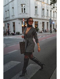 M871 Zavinovacie šaty z tvídu - čierne