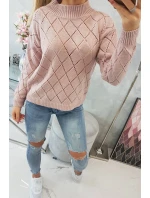 Sveter s polovičným rolákom a kosoštvorcovým vzorom púdrovo ružový