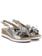 Dámske zlaté kožené sandále s kvetmi S.Barski 5988