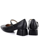 Dámske topánky na klinoch s remienkom čierne Potocki 12815