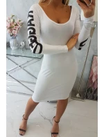 Otrhané biele šaty