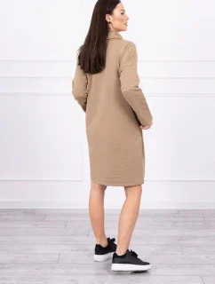 Ťavie šaty s kravatou