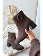 Zamszowe Botki Na Słupku Ocieplane Z Ozdobnym Detalem Artiker 57C0017 Brązowe