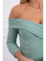 Priliehavé šaty s výstrihom do V tmavo mätovej farby