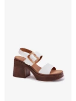 Sandále na podpätku model 213008 Vykročte štýlovo