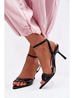 Sandále na podpätku model 226514 Vykročte štýlovo