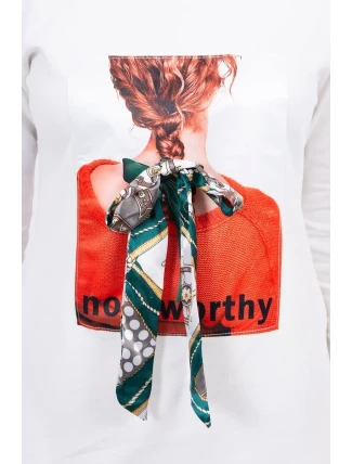 Pozoruhodné 3D grafické šaty vo farbe ecru