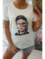 Blúzka so ženskou grafikou biela Blúzka so ženskou grafikou biela