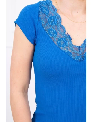 Blúzka s čipkovým výstrihom nevädze modrá Blúzka s čipkovým výstrihom nevädze modrá