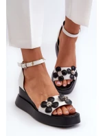 Sandały Damskie Na Platformie I Koturnie Z Kwiatami Białe Foviana
