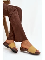 Dámské pantofle s cvoky žluté Terissa